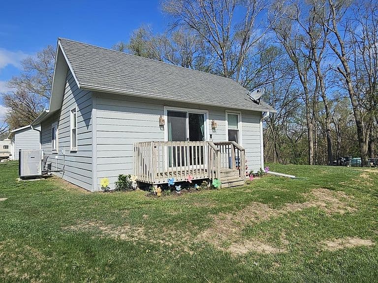 Listing photo 5