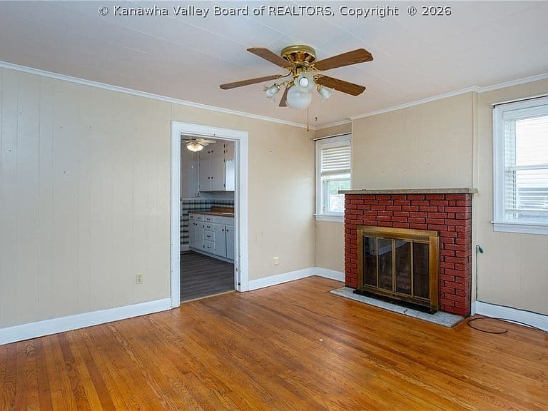 Listing photo 4