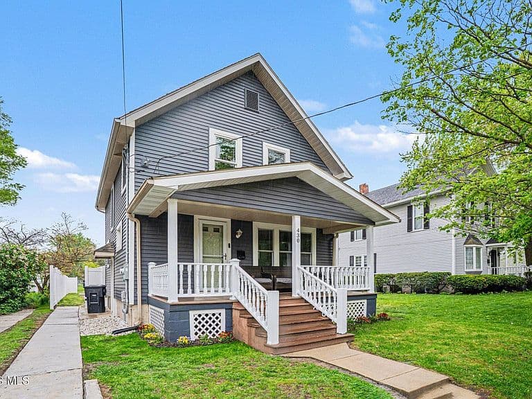 Listing photo 5