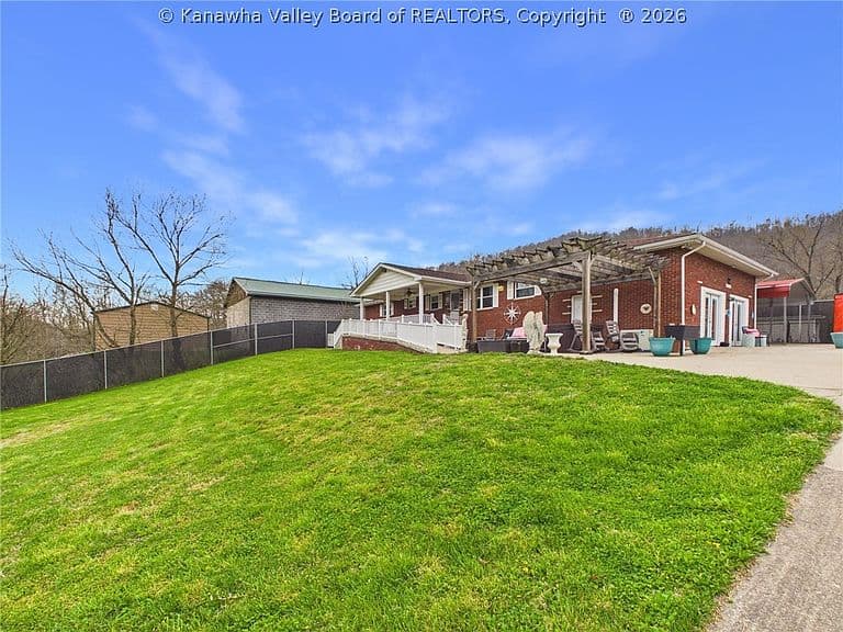 Listing photo 5