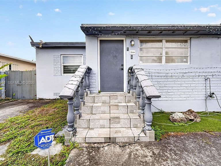 Listing photo 4