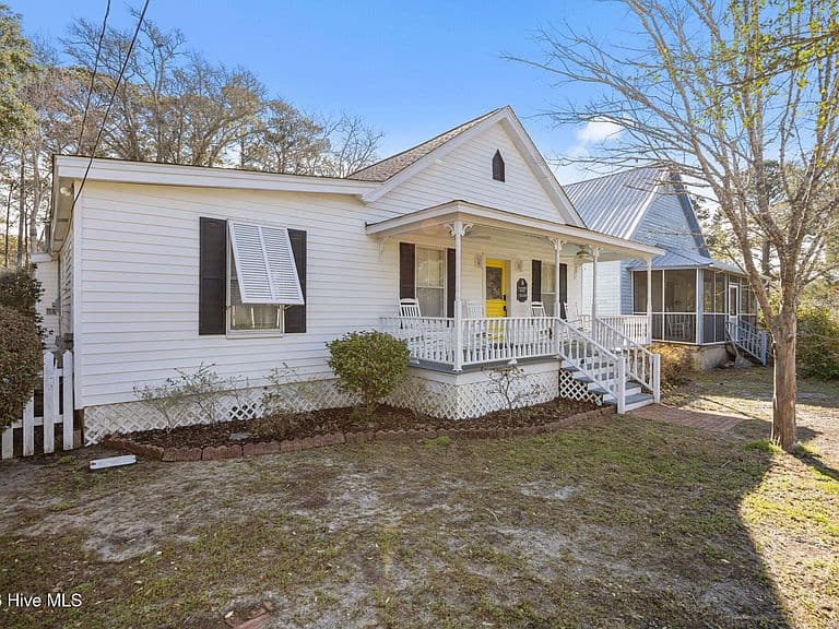 Listing photo 3