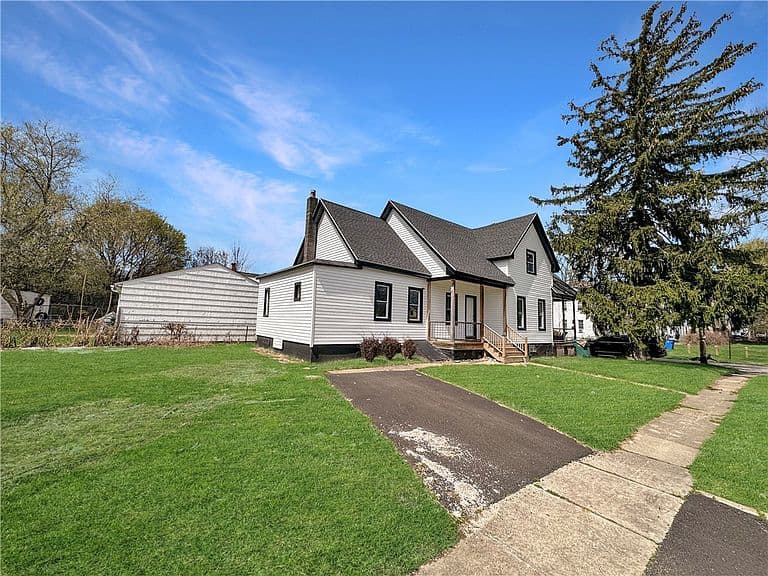 Listing photo 4