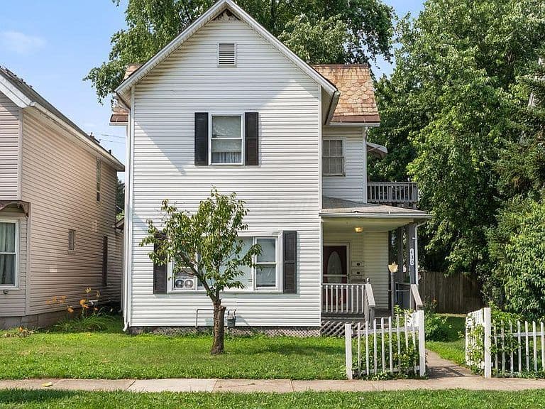 Listing photo 2