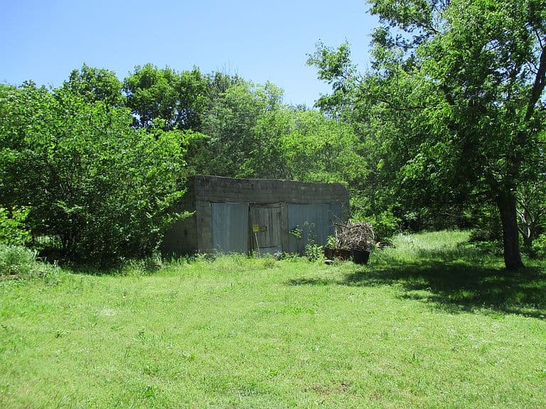 Listing photo 5