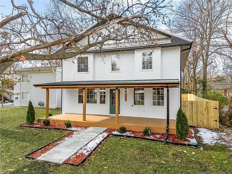 Listing photo 3