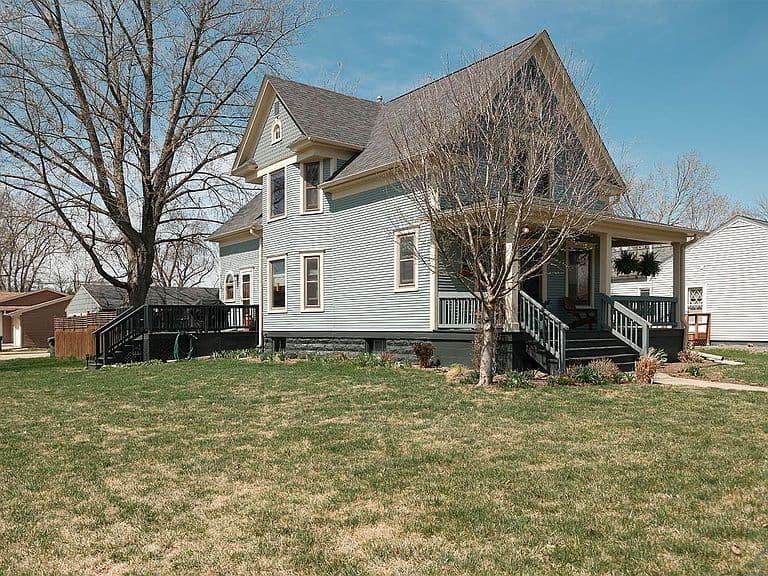 Listing photo 2