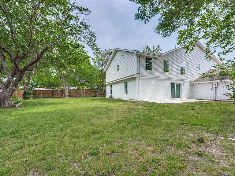 Listing photo 4
