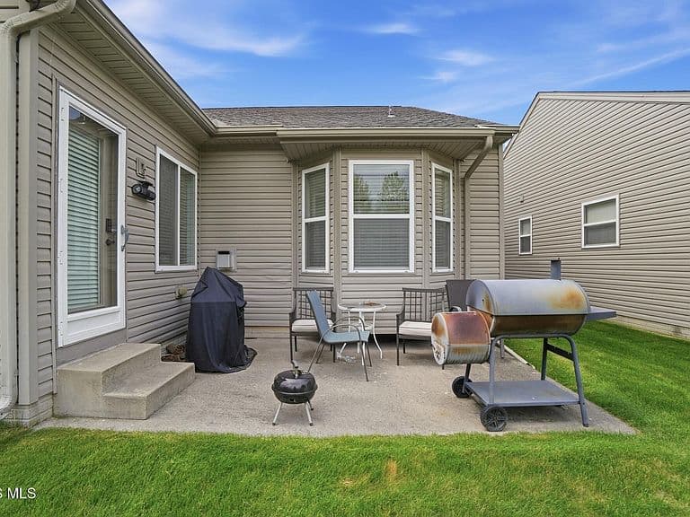 Listing photo 4