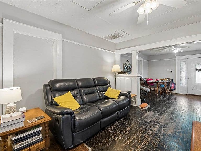 Listing photo 5