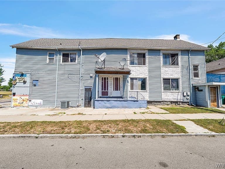 Listing photo 3