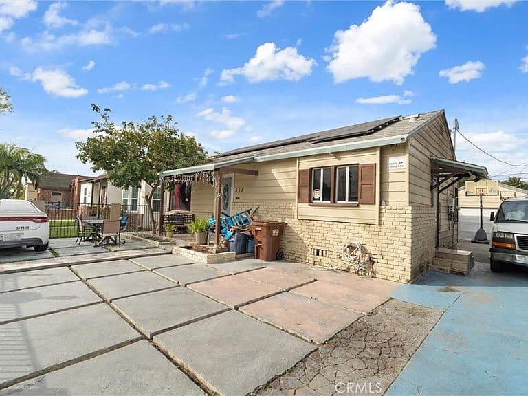Listing photo 4