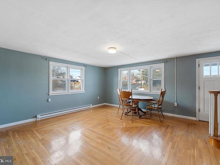 Listing photo 5