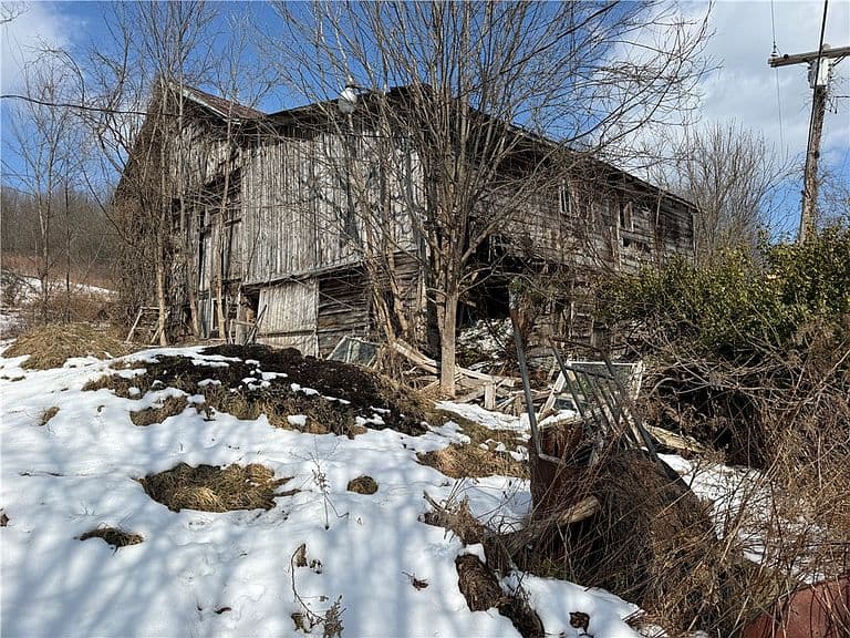 Listing photo 5