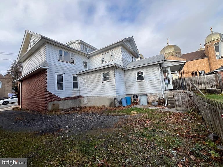 Listing photo 4