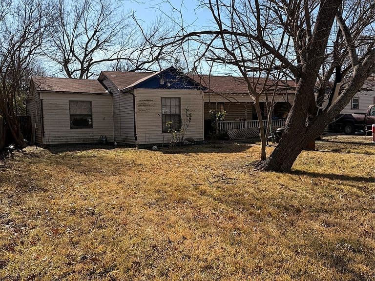 Listing photo 3