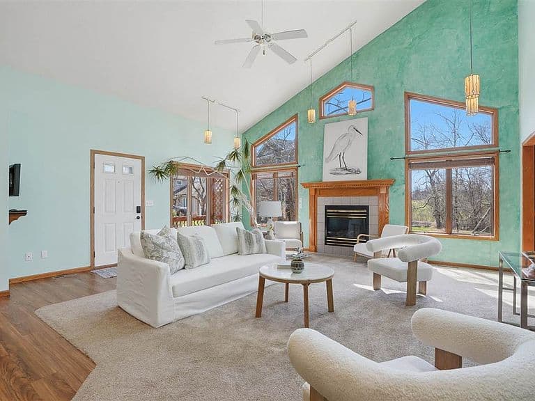 Listing photo 5
