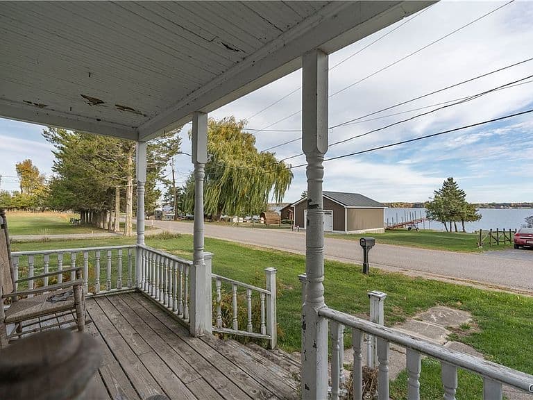 Listing photo 4