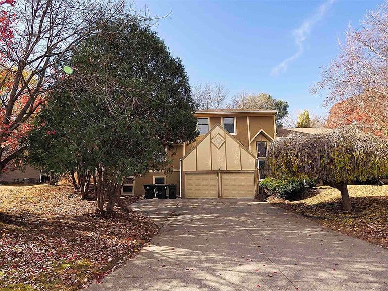 Listing photo 3
