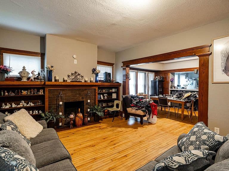 Listing photo 4
