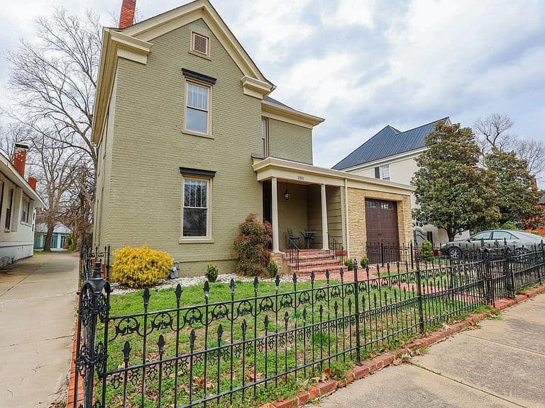Listing photo 4