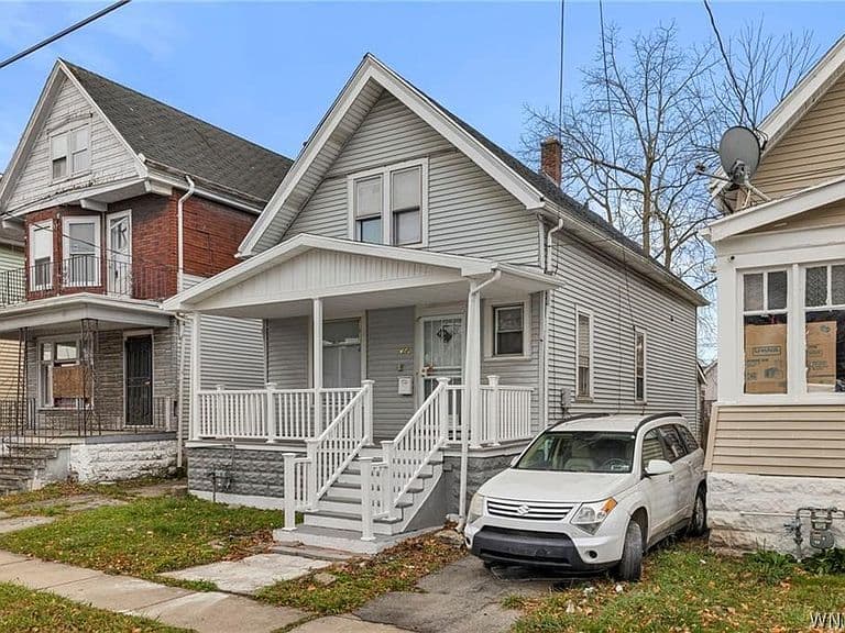 Listing photo 3