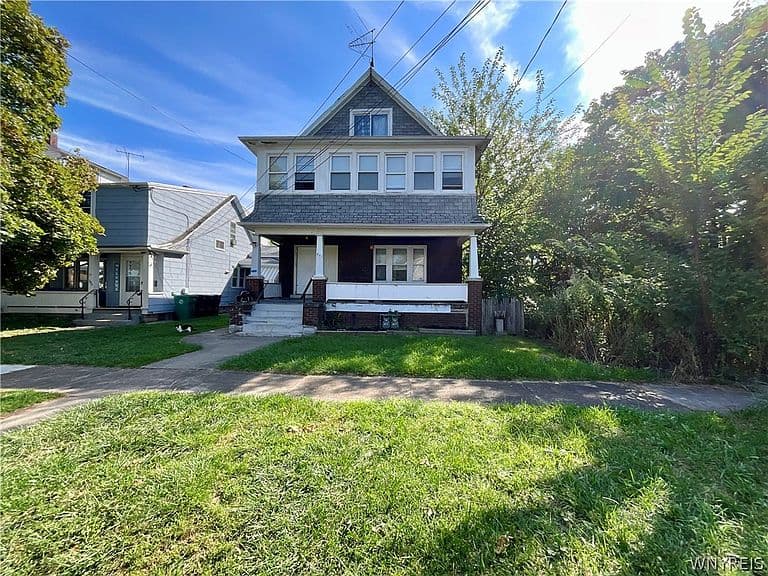 Listing photo 2