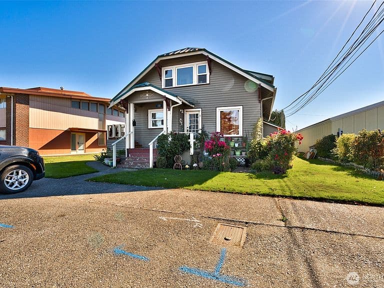 Listing photo 2