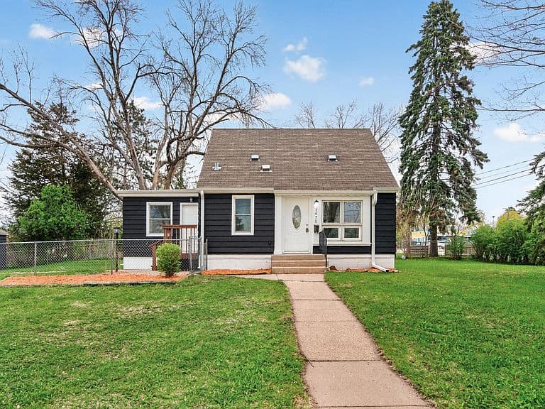 Listing photo 2
