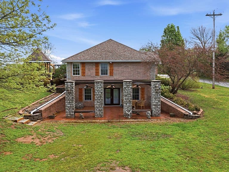 Listing photo 4