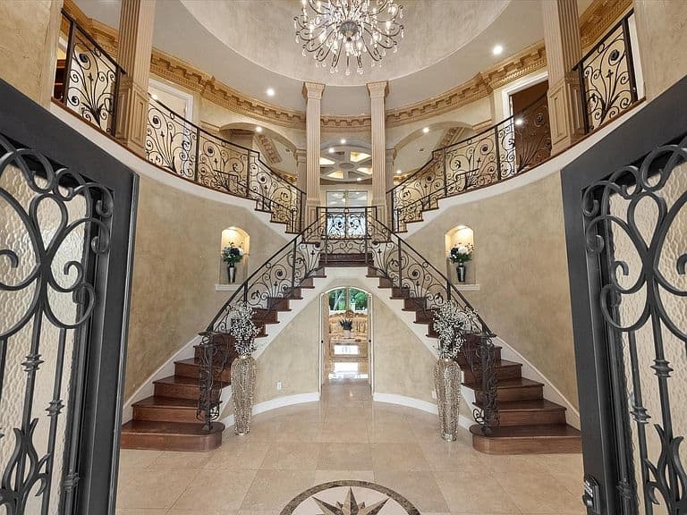 Listing photo 3