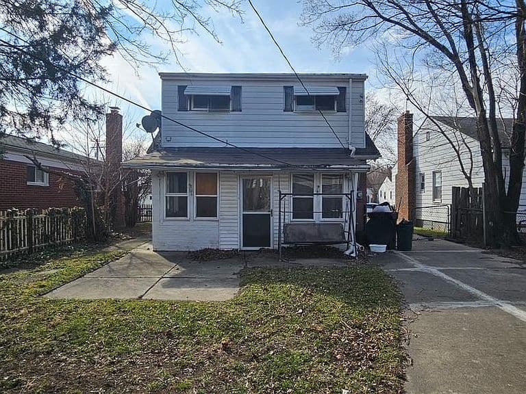 Listing photo 3