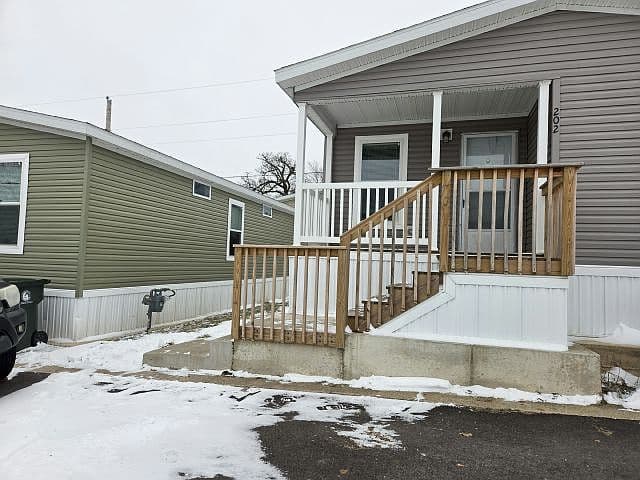 Listing photo 2