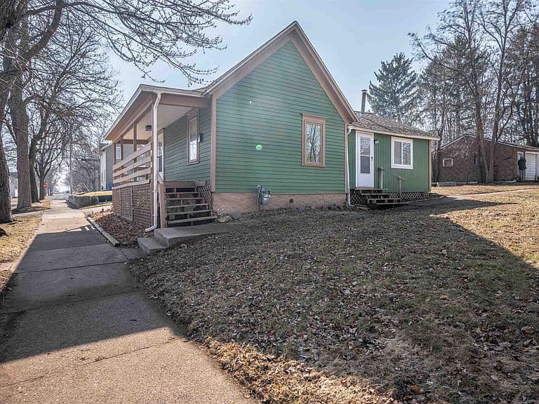 Listing photo 2