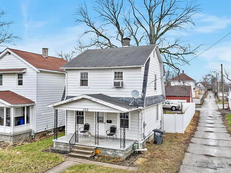Listing photo 2