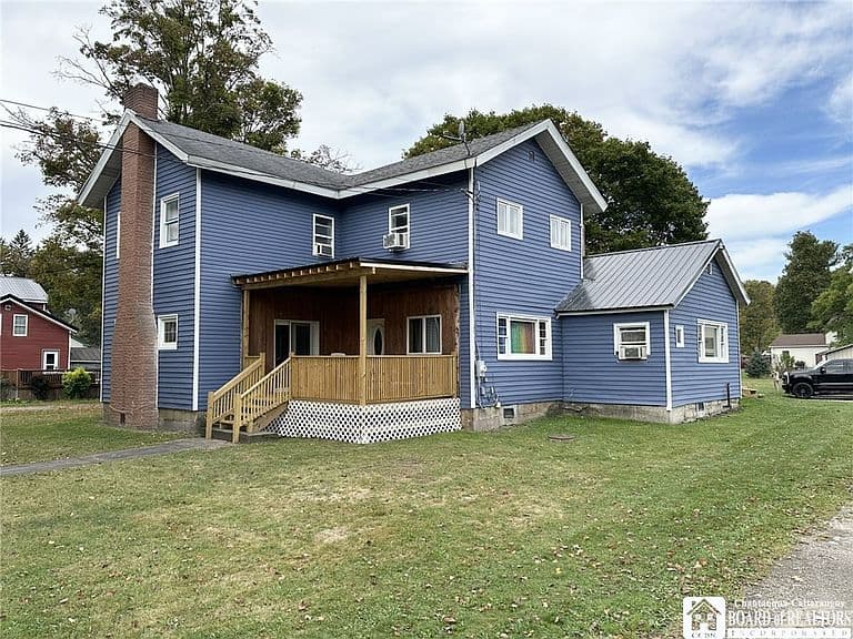 Listing photo 2