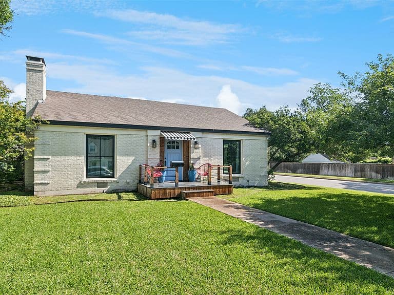 Listing photo 5