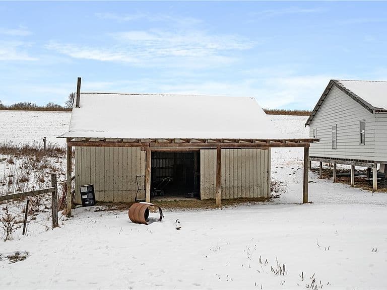 Listing photo 5
