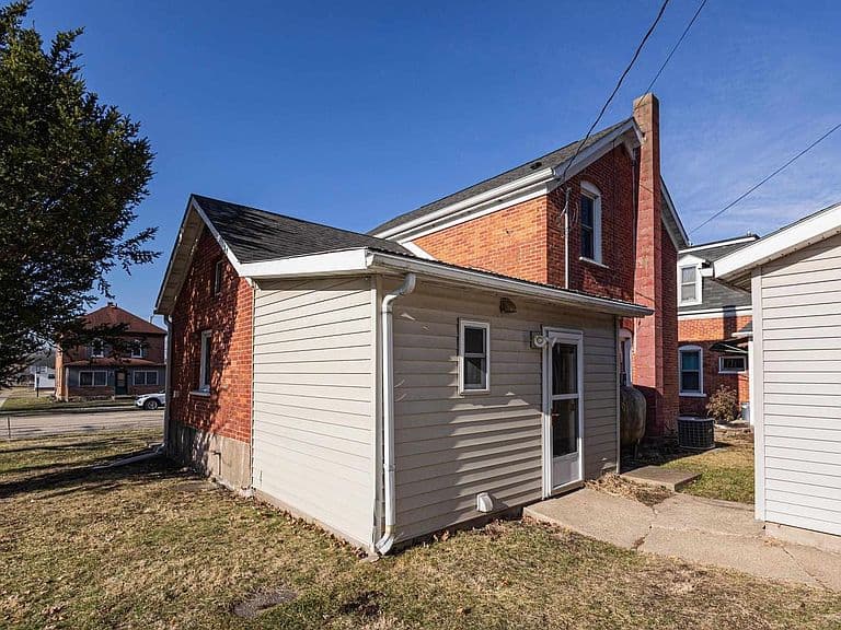 Listing photo 4