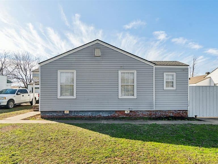 Listing photo 4