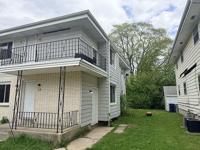 Listing photo 3