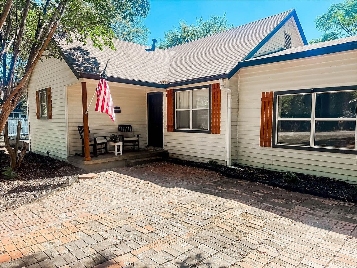 Primary listing photo
