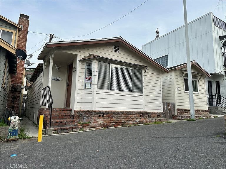 Listing photo 2