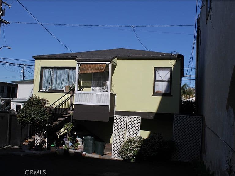 Listing photo 3