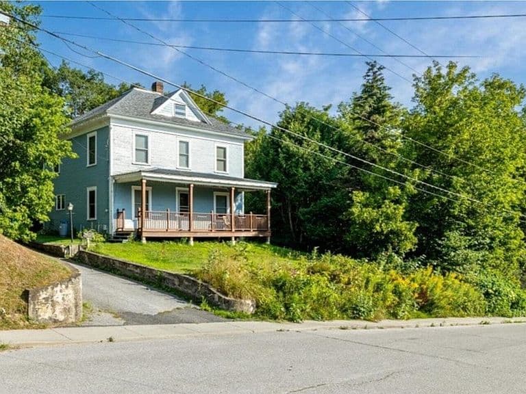 Listing photo 3