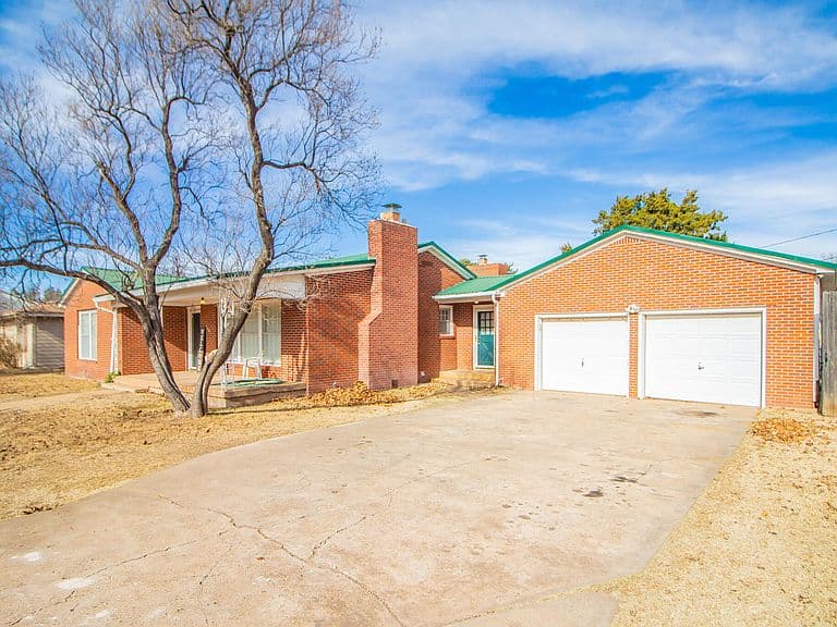 Listing photo 3