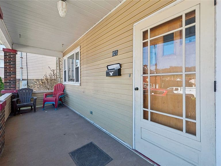 Listing photo 2