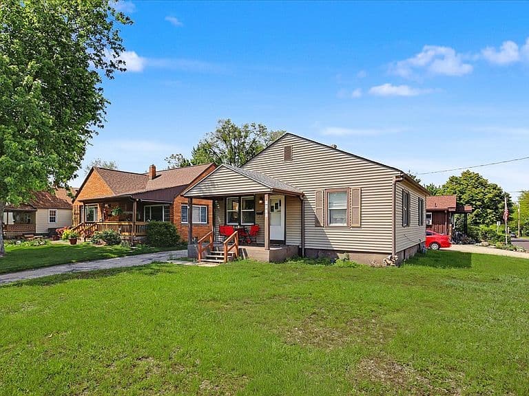 Listing photo 3