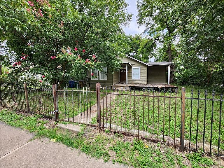 Listing photo 4