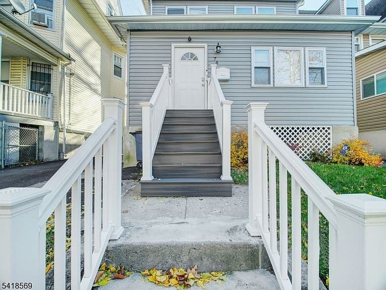 Listing photo 4